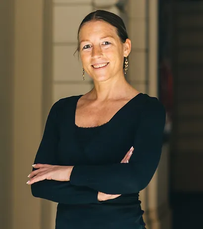 Mag. Natascha Florence Bousa, Leiterin des Instituts für Gewaltprävention und Konfliktmanagement, portrait